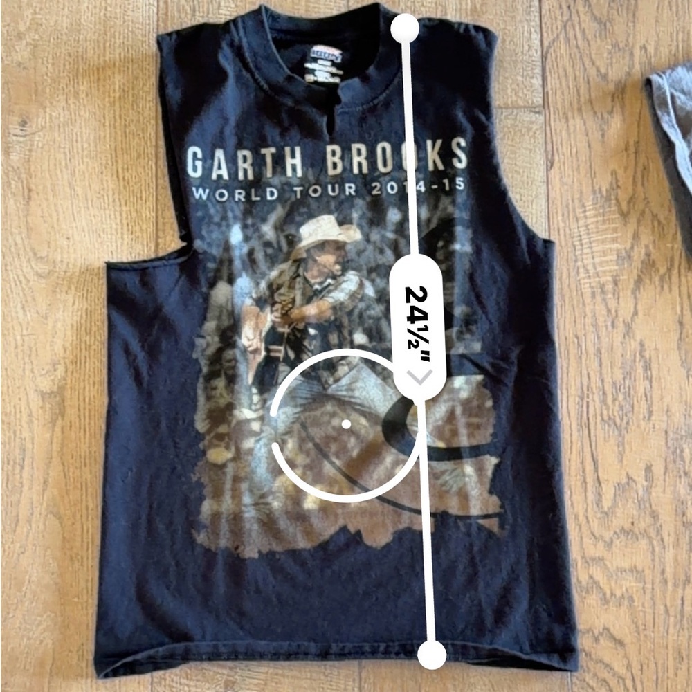 Graphic Garth Brooks Tour Tee World Tour 2014-15 CUT UP vintage band t-shirt - Picture 3 of 5
